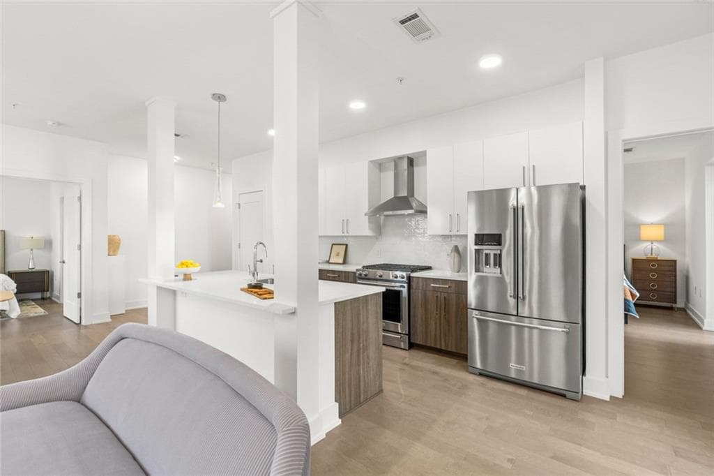 2 bedroom, 2 bathroom, 1,345 sq ft condominium sold at 775 Juniper Street 202, Atlanta, GA 30308