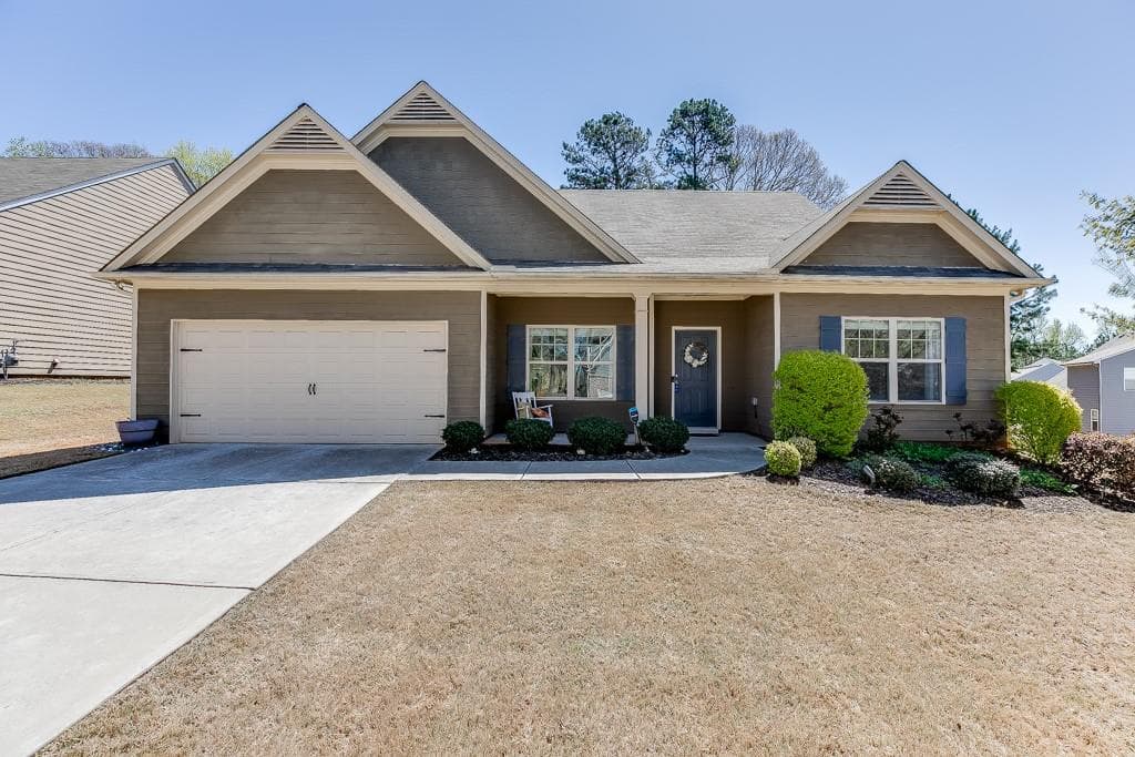 429 Freedom Parkway, Hoschton, GA 30548 — most recent listing photo