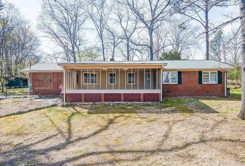 3 bedroom, 2 bathroom single family residence sold at 4 Hillside, Rockmart, GA 30153