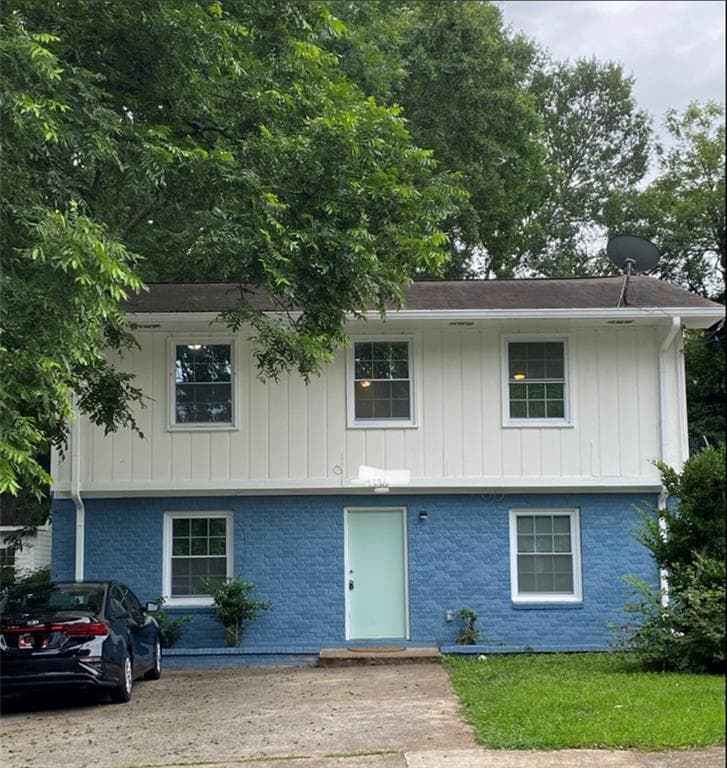 duplex sold at 1386 Bryan Avenue, East Point, GA 30344