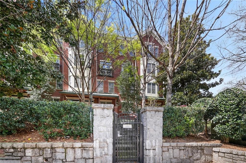 2 bedroom, 3 bathroom, 1,704 sq ft condominium sold at 850 Piedmont Ave Ne 3324, Atlanta, GA 30308
