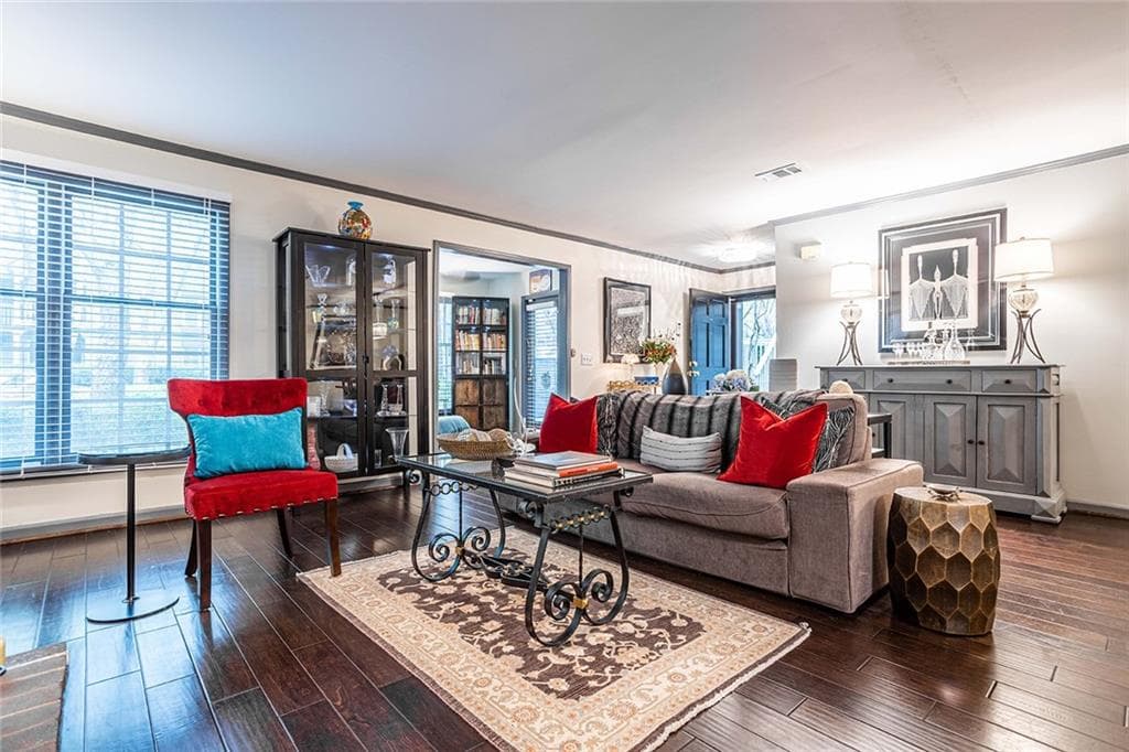 400 Bainbridge Dr, Sandy Springs, GA 30327 — most recent listing photo