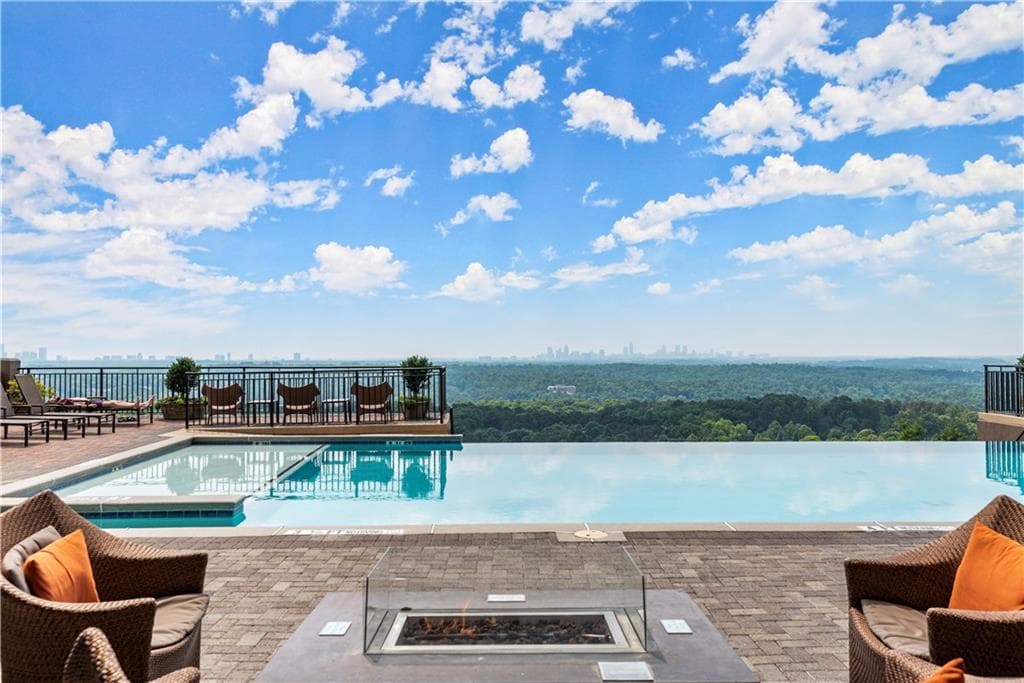 2 bedroom, 3 bathroom, 1,580 sq ft condominium sold at 2950 Mount Wilkinson Parkway 501, Atlanta, GA 30339