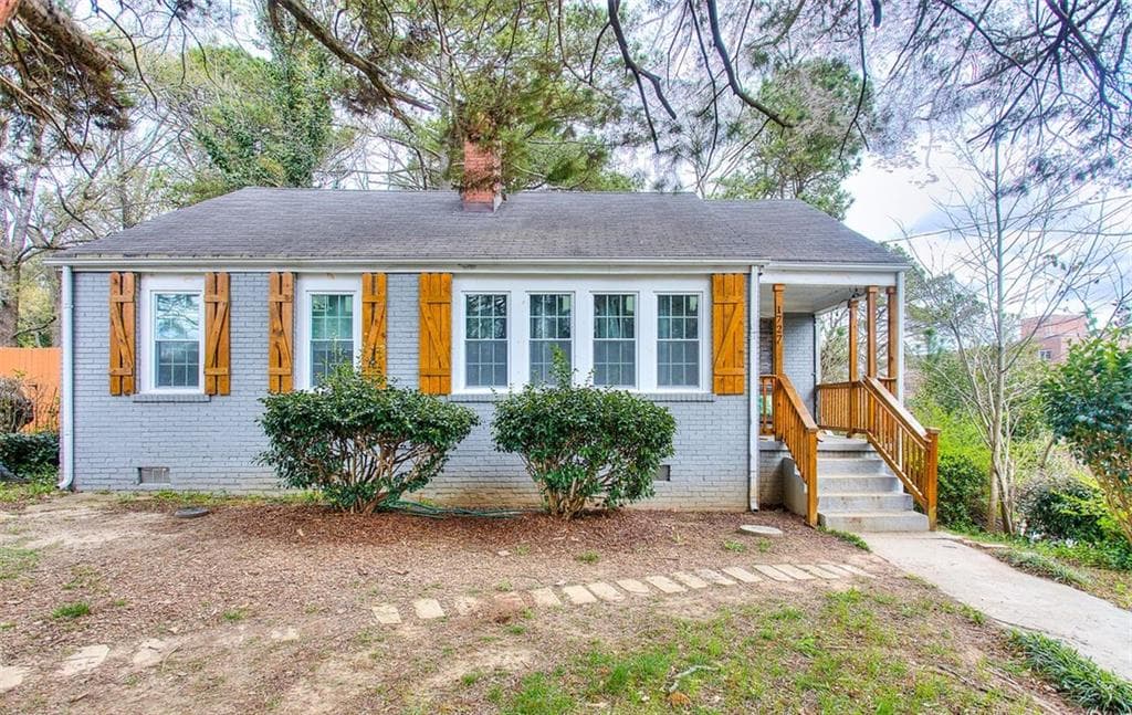 3 bedroom, 2 bathroom, 1,458 sq ft single family residence sold at 1727 SPRINGVIEW Road, Atlanta, GA 30314
