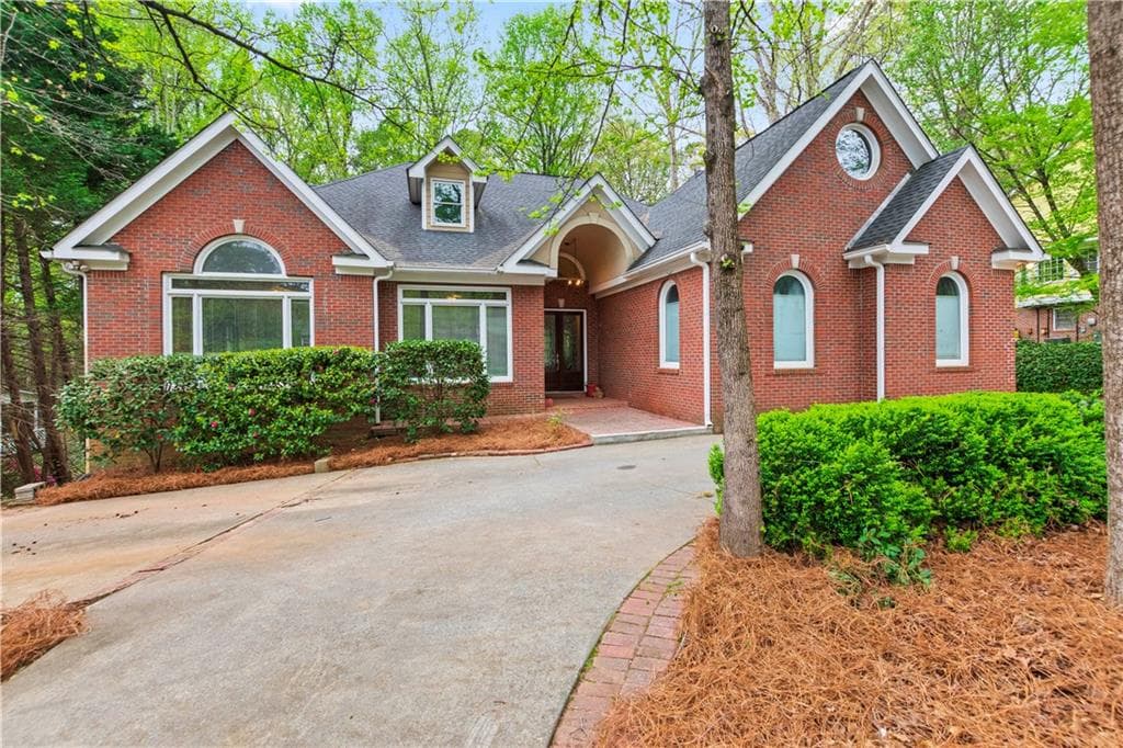 7 bedroom, 7 bathroom, 3,547 sq ft single family residence sold at 3908 ASHFORD DUNWOODY Road, Brookhaven, GA 30319