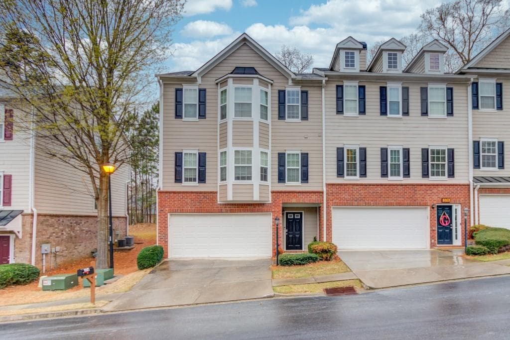 376 Eagle Tiff Drive, Sugar Hill, GA 30518 — most recent listing photo