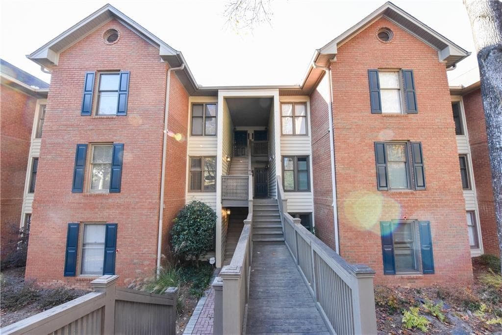 1105 Garden Court, Sandy Springs, GA 30328 — most recent listing photo