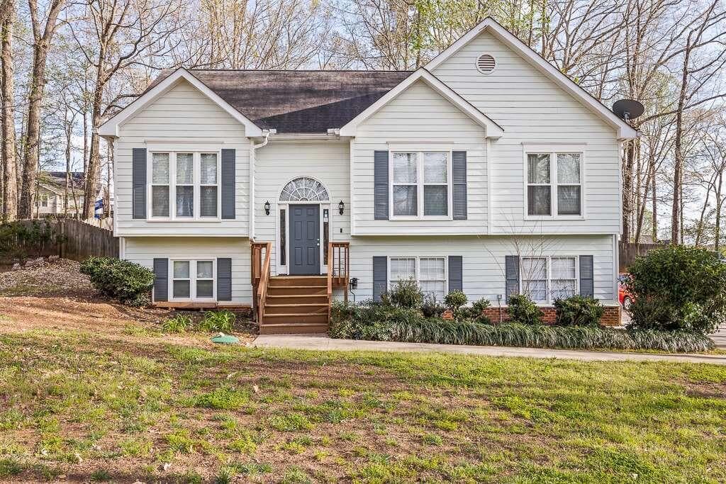 4 bedroom, 3 bathroom, 2,400 sq ft single family residence sold at 6247 Germantown, Flowery Branch, GA 30542
