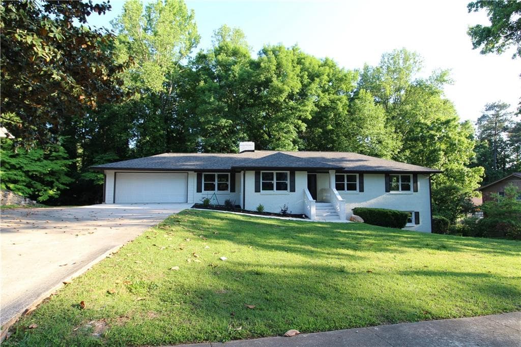 3 bedroom, 2 bathroom, 1,870 sq ft single family residence sold at 3176 SW Valleydale Drive, Atlanta, GA 30311