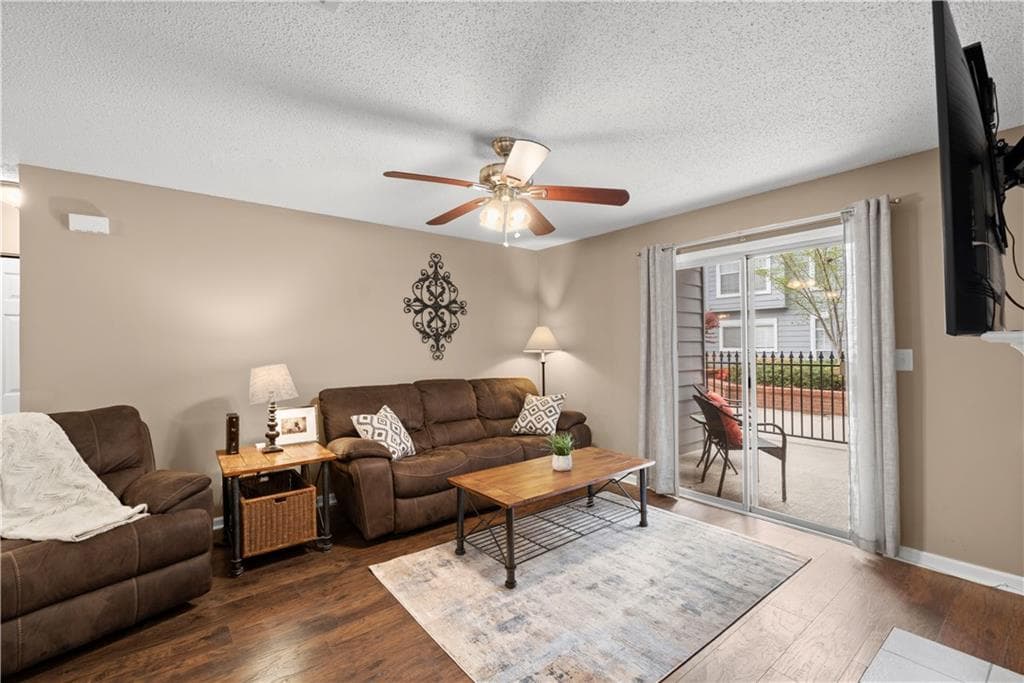 1 bedroom, 1 bathroom, 711 sq ft condominium sold at 102 Granville Court, Atlanta, GA 30328