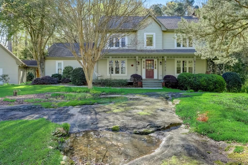 3 bedroom, 3 bathroom, 2,873 sq ft single family residence sold at 3224 Brooks Court, Snellville, GA 30078
