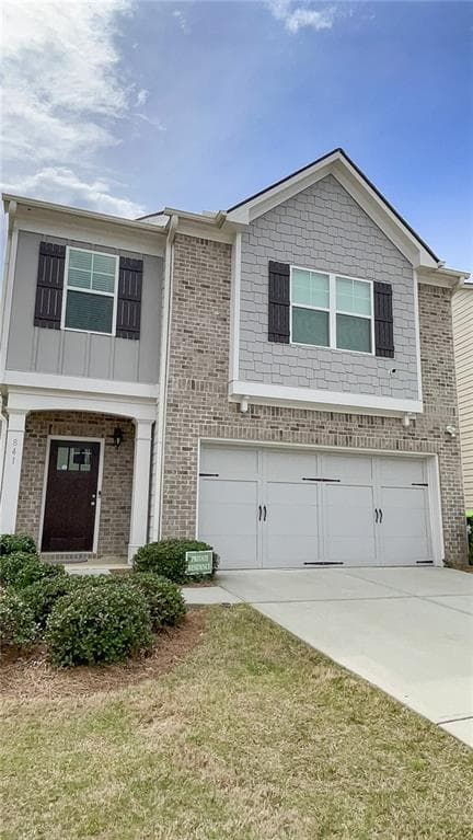 3 bedroom, 3 bathroom, 1,948 sq ft single family residence sold at 841 Regal Lane, Atlanta, GA 30331