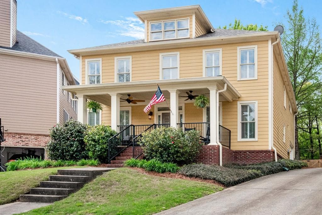 3 bedroom, 3 bathroom, 2,835 sq ft single family residence sold at 2134 Whittier Place, Atlanta, GA 30318