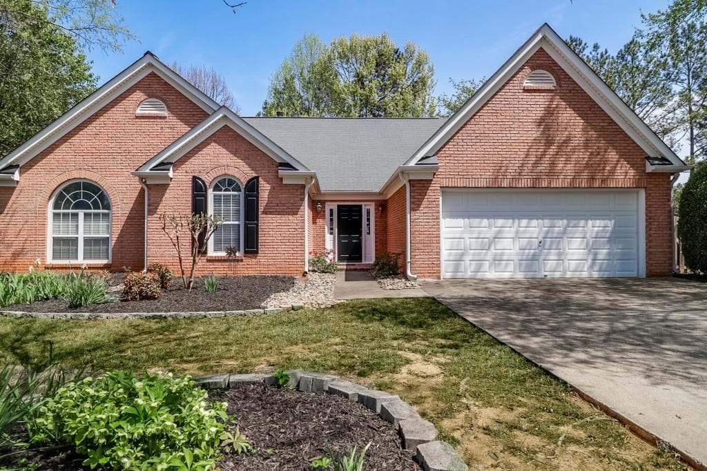 3 bedroom, 2 bathroom, 2,208 sq ft single family residence sold at 570 Olde Lauren Court, Alpharetta, GA 30022