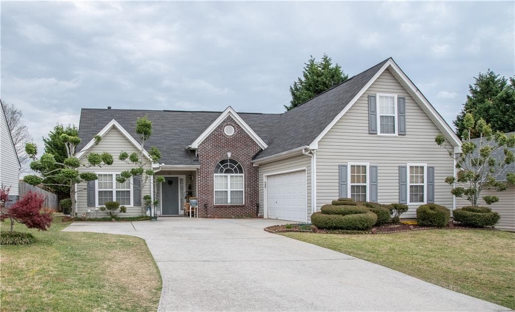 910 Grace Drive, Lawrenceville, GA 30043 — most recent listing photo
