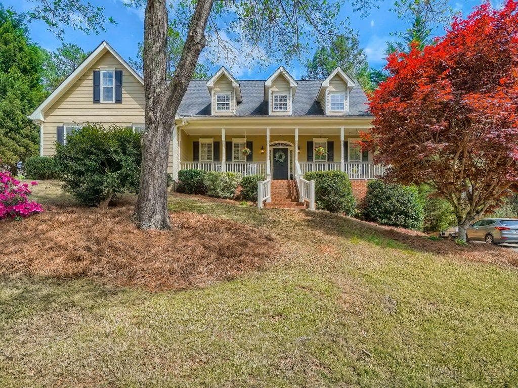 4 bedroom, 4 bathroom, 2,606 sq ft single family residence sold at 667 SWANS LANDING Drive, Dacula, GA 30019