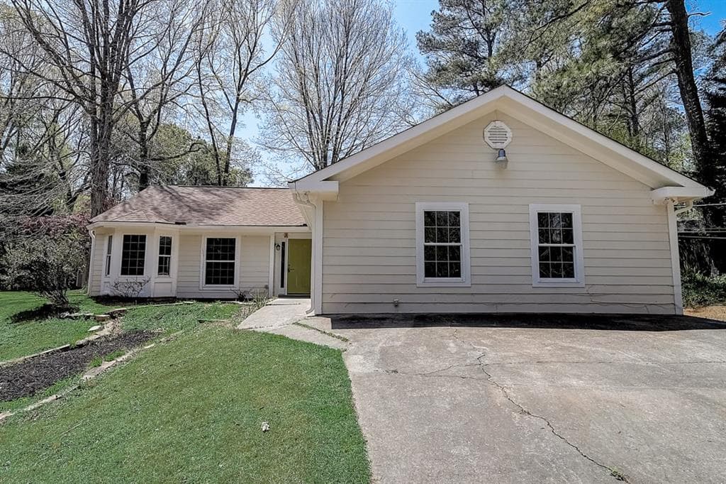 3 bedroom, 2 bathroom, 2,180 sq ft single family residence sold at 1110 Canvas Back Drive, Woodstock, GA 30189