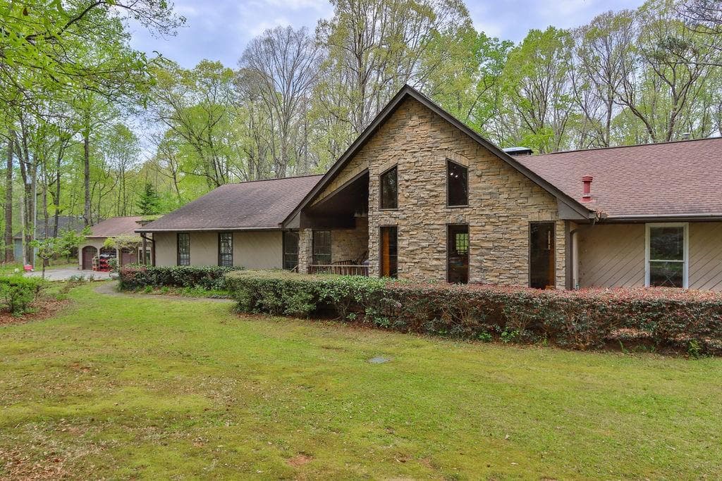 828 ROCK SPRINGS Road, Lawrenceville, GA 30043 — most recent listing photo