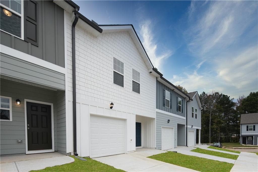 3372 Highbury Way 207, Stonecrest, GA 30038 — most recent listing photo