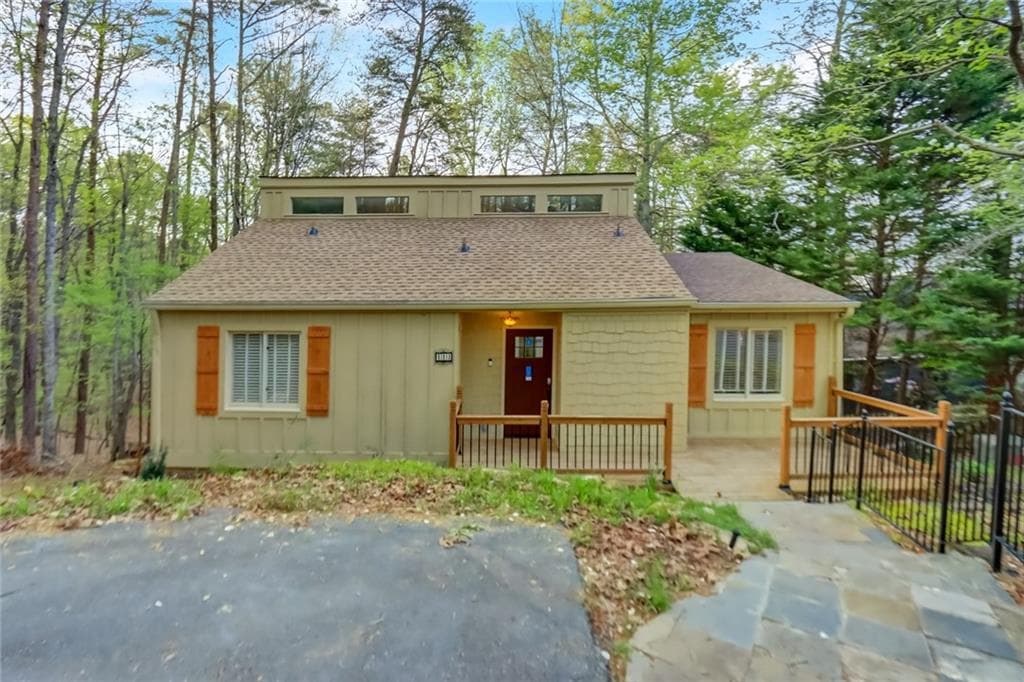2 bedroom, 2 bathroom, 1,134 sq ft single family residence sold at 113 Indian Ridge Way, Waleska, GA 30183