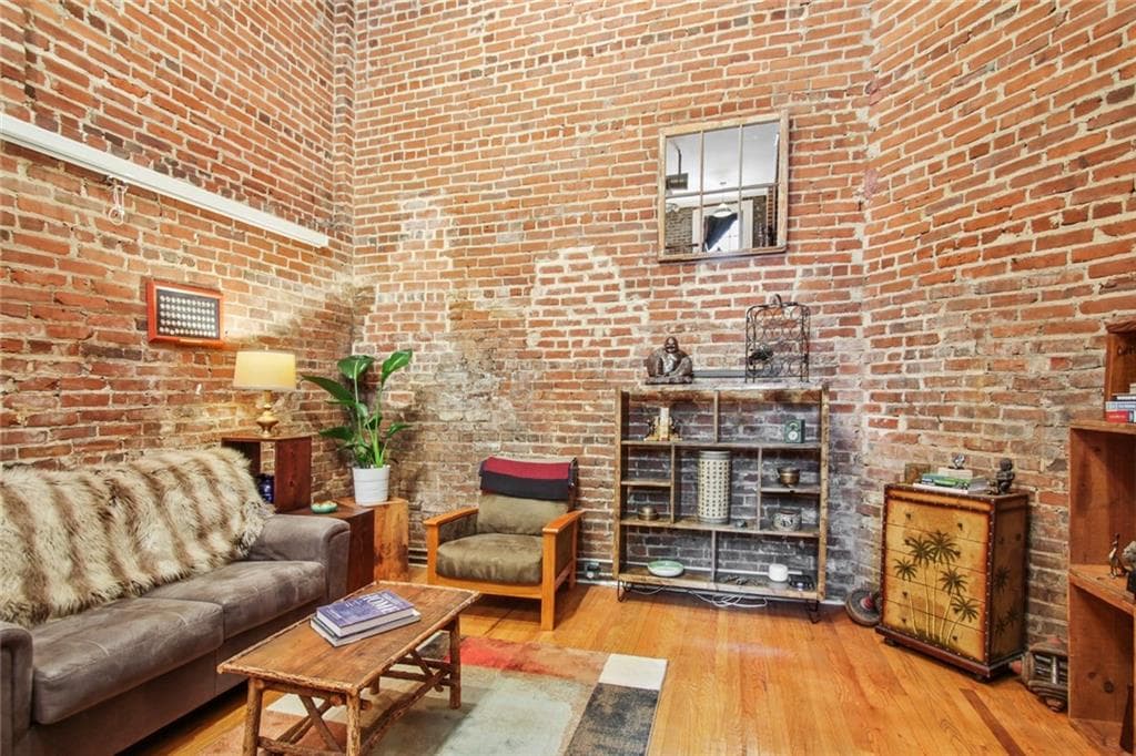 1 bedroom, 1 bathroom, 985 sq ft condominium sold at 155 3rd Street 12, Atlanta, GA 30308