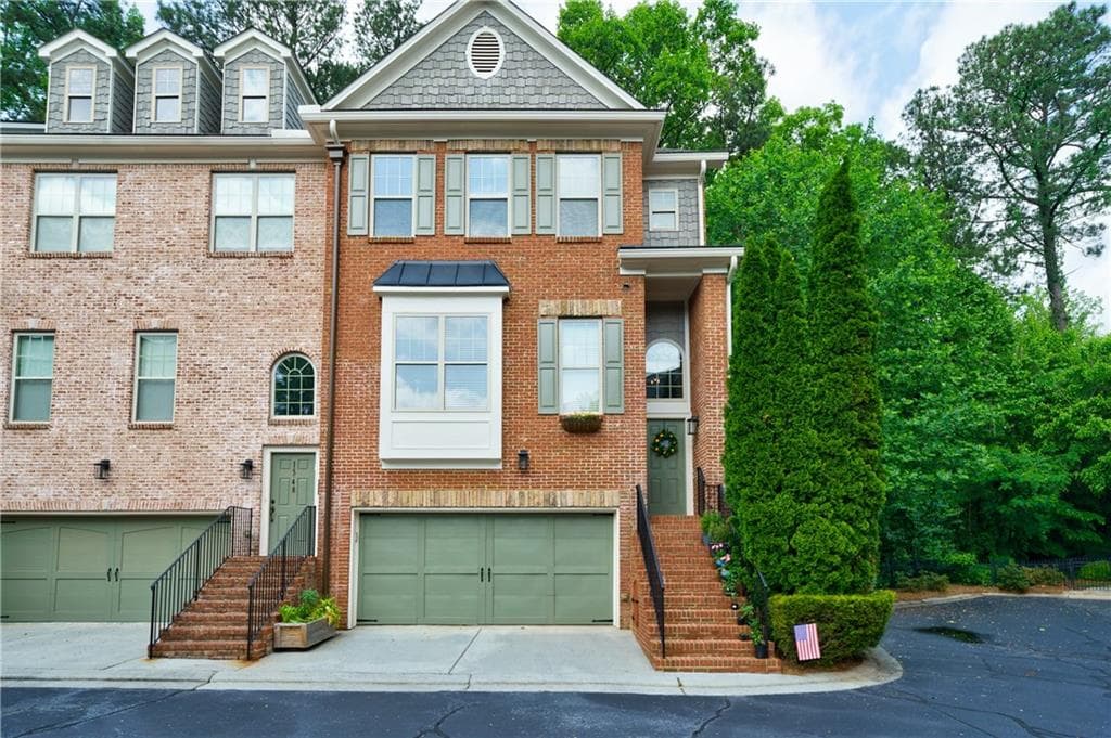 3 bedroom, 4 bathroom, 2,685 sq ft townhouse sold at 1550 Donaldson Park Drive, Brookhaven, GA 30319