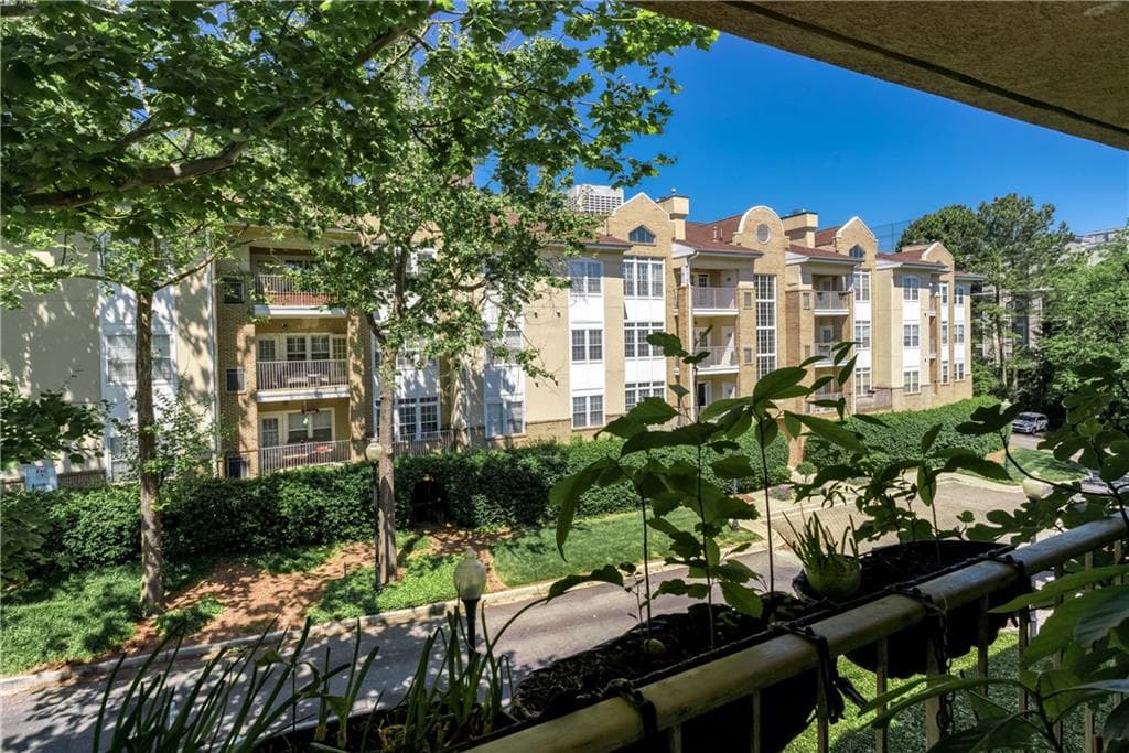 2 bedroom, 2 bathroom, 1,582 sq ft condominium sold at 220 Renaissance Parkway 1305, Atlanta, GA 30308