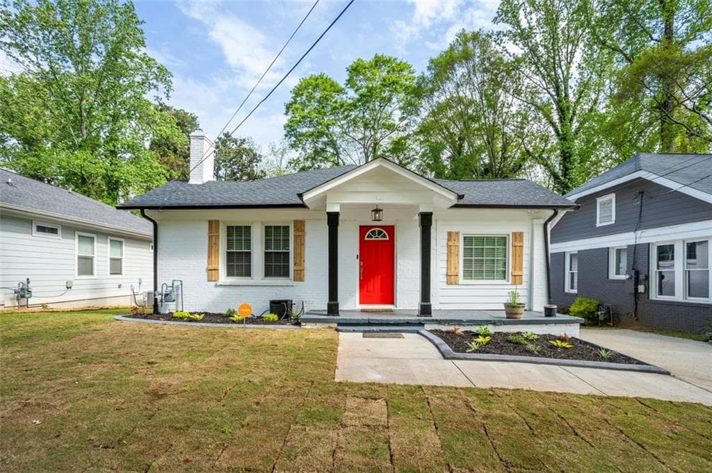 3 bedroom, 3 bathroom, 1,383 sq ft single family residence sold at 989 BYRON Drive, Atlanta, GA 30310