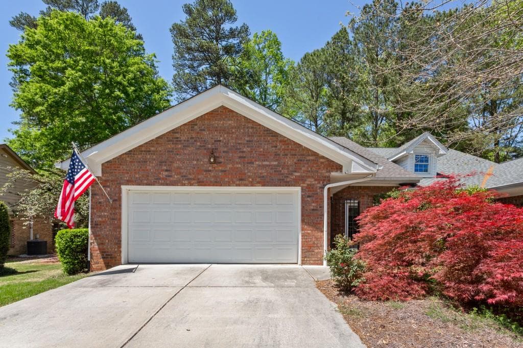 3 bedroom, 3 bathroom, 1,725 sq ft townhouse sold at 2866 Dorby Close, Atlanta, GA 30319