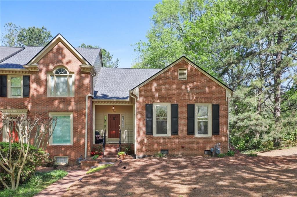 2 bedroom, 4 bathroom, 1,882 sq ft townhouse sold at 100 Weatherburne Drive, Roswell, GA 30076