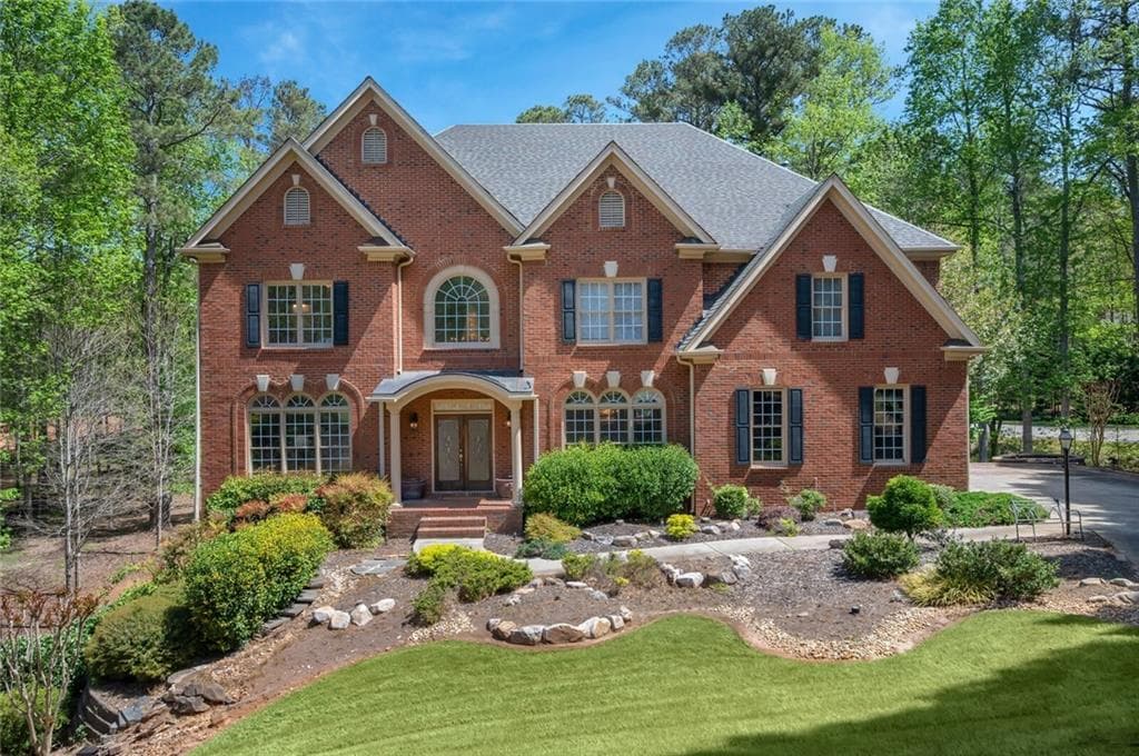 882 Hallbrook Lane, Alpharetta, GA 30004 — most recent listing photo