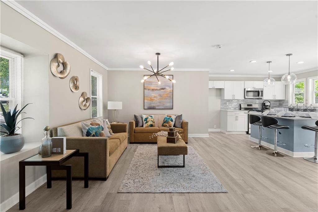 3 bedroom, 2 bathroom, 1,394 sq ft single family residence sold at 2070 Arlington Circle, Atlanta, GA 30318