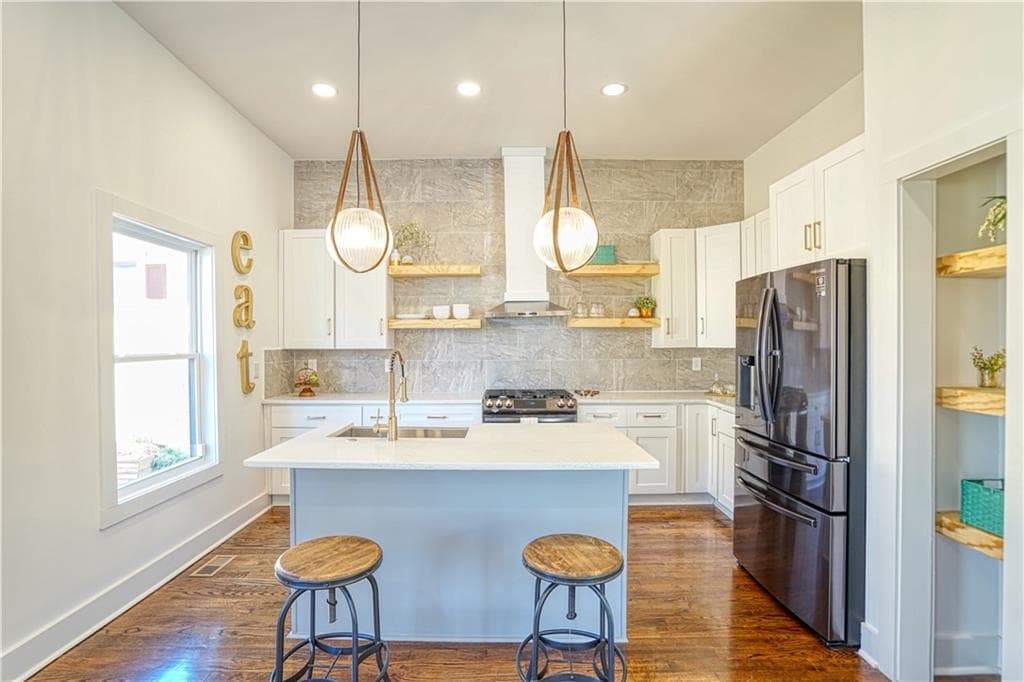 3 bedroom, 3 bathroom, 2,000 sq ft single family residence sold at 1119 Victory Drive, Atlanta, GA 30310