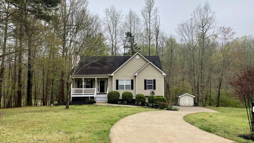 3 bedroom, 2 bathroom, 1,872 sq ft single family residence sold at 637 Spring Ridge Drive, Dawsonville, GA 30534