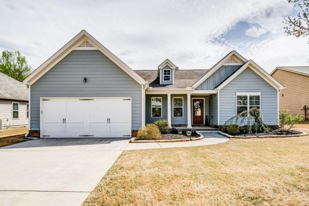 3880 Spring Ridge Drive, Cumming, GA 30028 — most recent listing photo