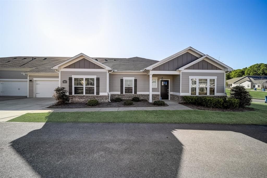 3 bedroom, 2 bathroom, 1,805 sq ft townhouse sold at 2491 Rathburn Circle, Loganville, GA 30052