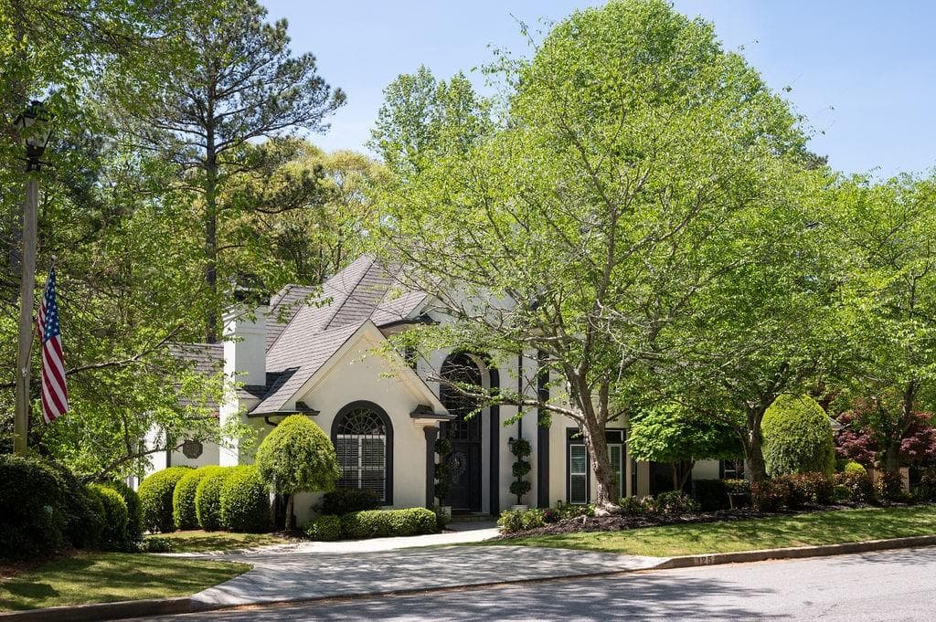 125 Grogans Lake Drive, Sandy Springs, GA 30350 — most recent listing photo
