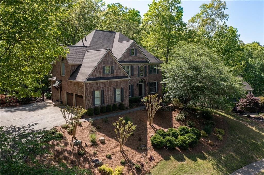 5 bedroom, 4 bathroom, 3,684 sq ft single family residence sold at 310 Crosshill Drive, Roswell, GA 30075
