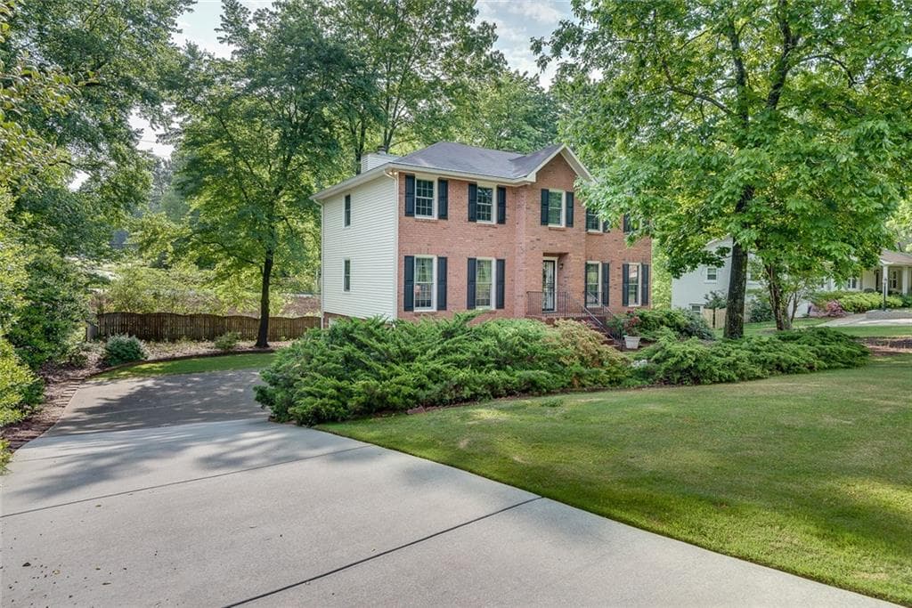 4 bedroom, 3 bathroom, 2,320 sq ft single family residence sold at 3320 Devaughn Drive, Marietta, GA 30066