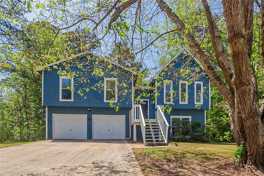 3 bedroom, 2 bathroom, 1,204 sq ft single family residence sold at 2981 Oakmont Drive, Douglasville, GA 30135