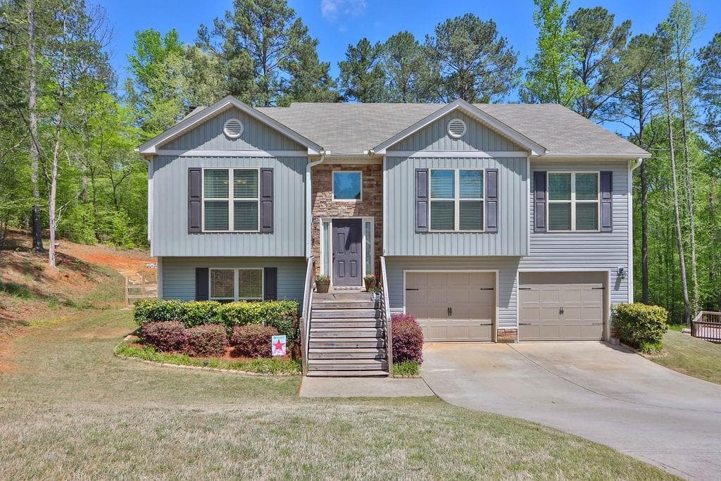 4 bedroom, 3 bathroom, 2,564 sq ft single family residence sold at 1421 GREENRIDGE Way, Loganville, GA 30052
