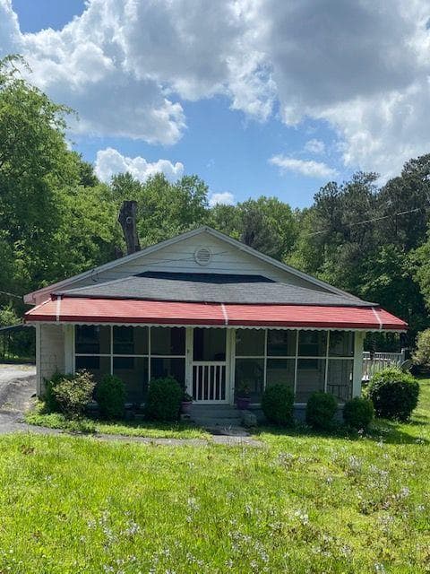 2 bedroom, 1 bathroom, 989 sq ft single family residence sold at 5323 GROOVERS LANDING Road, Acworth, GA 30101