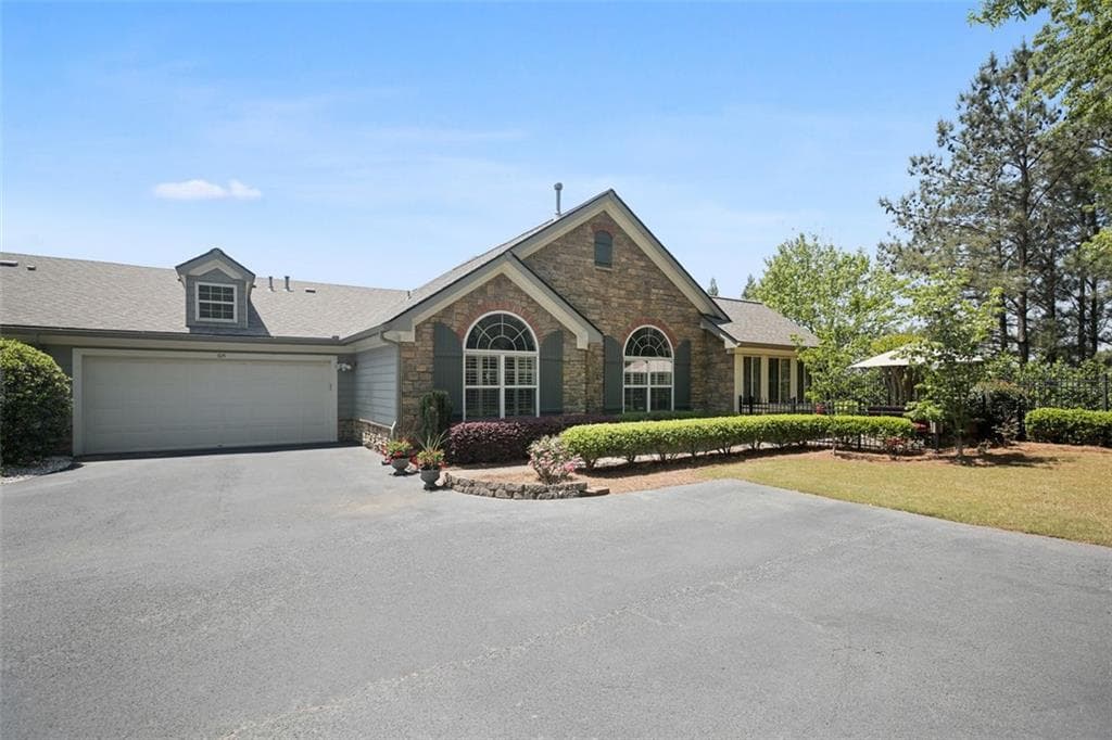2 bedroom, 2 bathroom, 1,938 sq ft condominium sold at 104 HIGHLANDS RIDGE Place, Smyrna, GA 30082