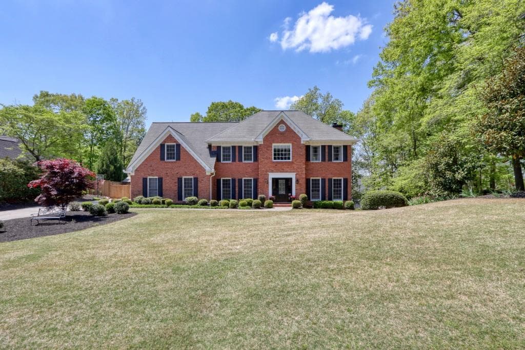 5 bedroom, 5 bathroom, 4,238 sq ft single family residence sold at 220 Axworth Court, Roswell, GA 30075