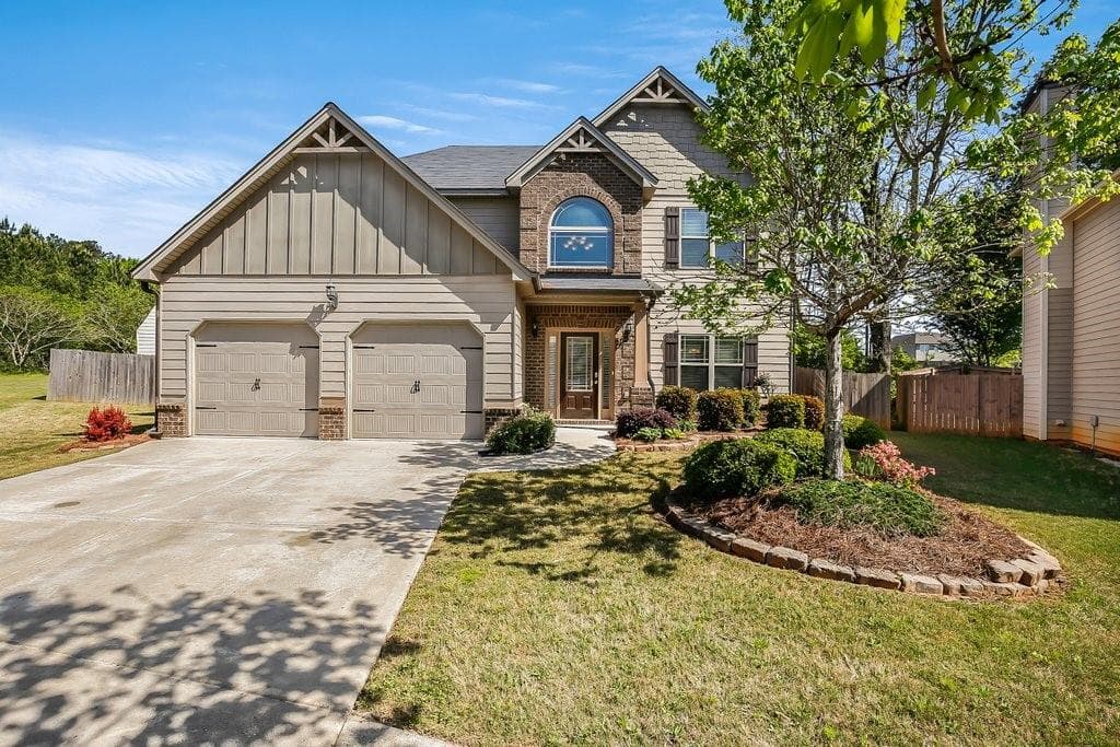 3 bedroom, 3 bathroom, 2,349 sq ft single family residence sold at 1939 Trellis View Court, Loganville, GA 30052