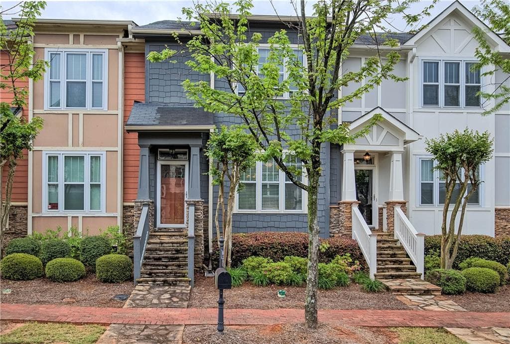 2 bedroom, 3 bathroom townhouse sold at 3642 Princeton Avenue, College Park, GA 30337