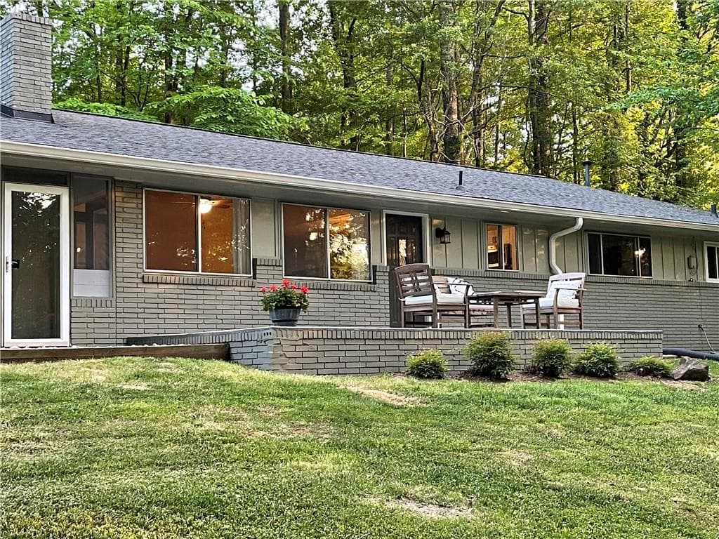 4 bedroom, 2 bathroom, 2,048 sq ft single family residence sold at 433 Kelly Drive, Marietta, GA 30066