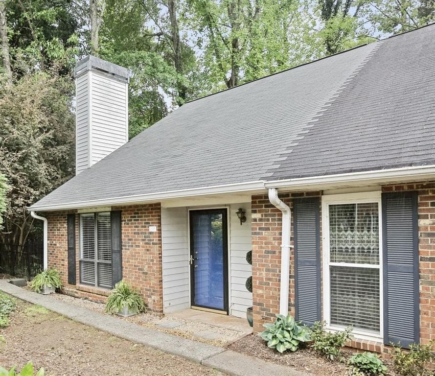 2 bedroom, 2 bathroom, 1,208 sq ft townhouse sold at 1335 Jamestowne Trail, Alpharetta, GA 30009
