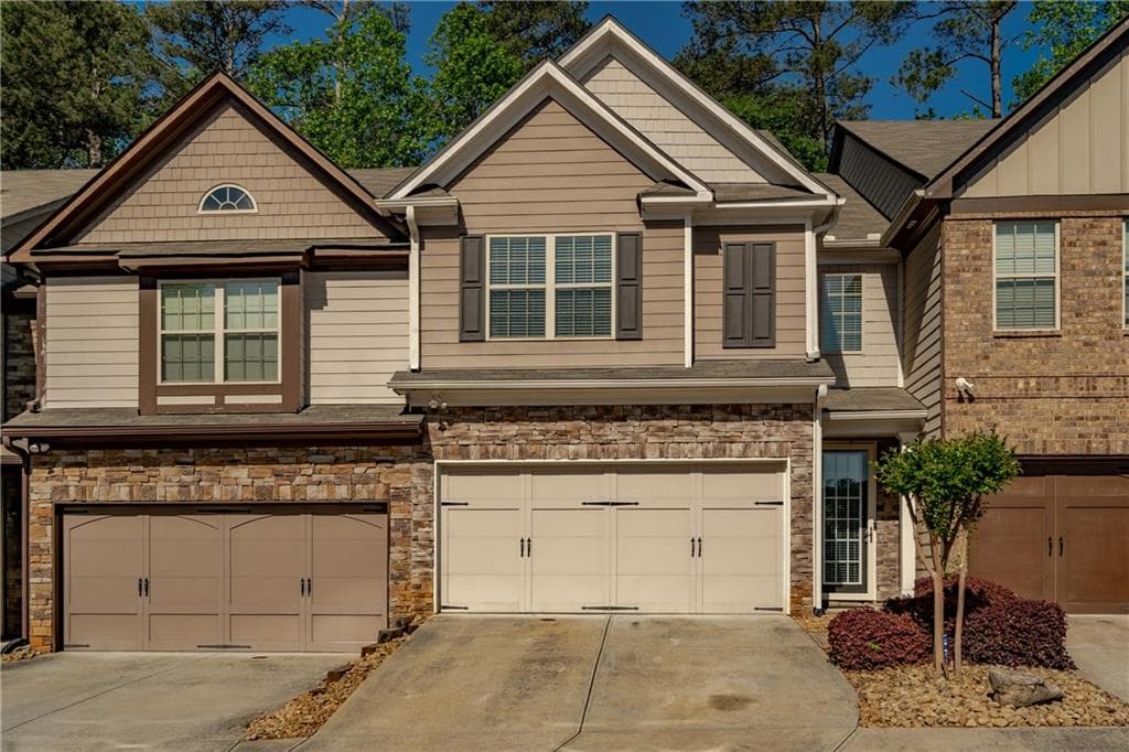 3 bedroom, 3 bathroom, 2,052 sq ft townhouse sold at 4036 Princeton Lakes Way, Atlanta, GA 30331