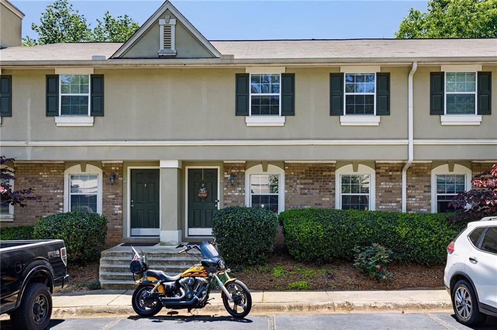 3 bedroom, 3 bathroom, 1,434 sq ft condominium sold at 6900 ROSWELL Road K2, Atlanta, GA 30328